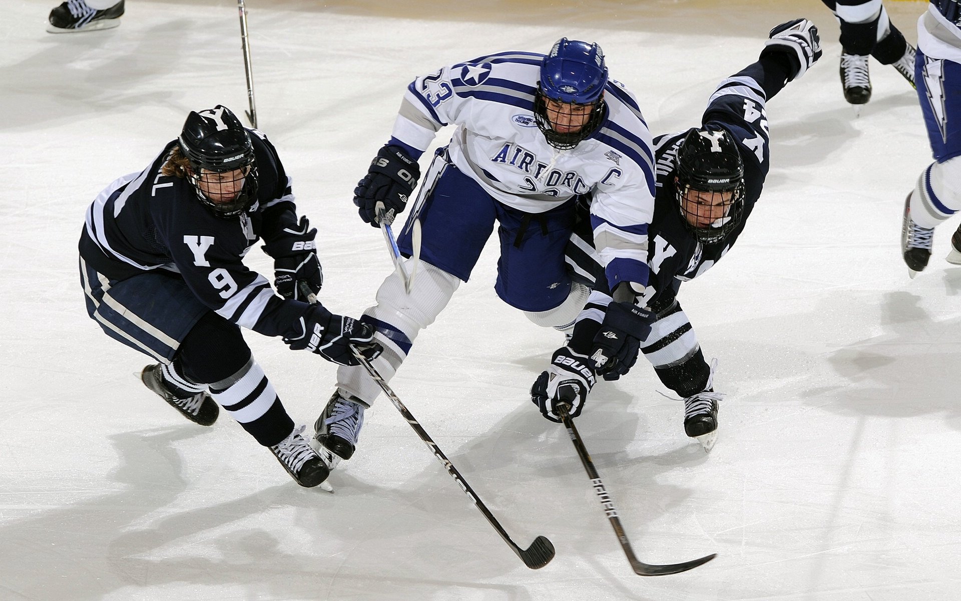 曼城豪取三连胜,福登与哈兰德引领球队迈向欧冠荣耀,曼城引进哈兰德